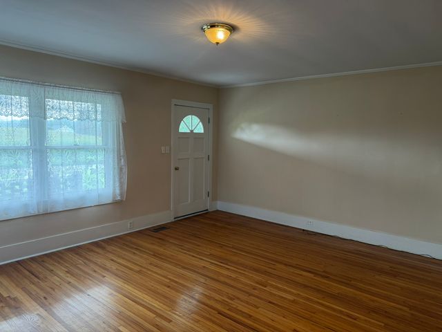 903 Old Estill Springs Rd, Winchester, TN 37398