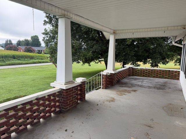 903 Old Estill Springs Rd, Winchester, TN 37398