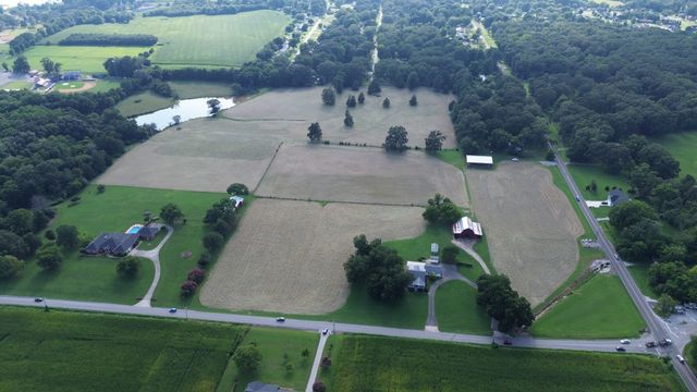 903 Old Estill Springs Rd, Winchester, TN 37398