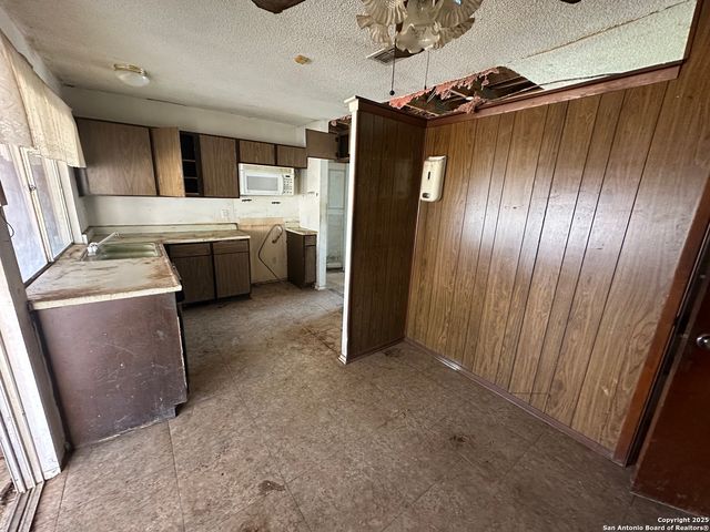 8514 Standing Rock, San Antonio, TX 78242