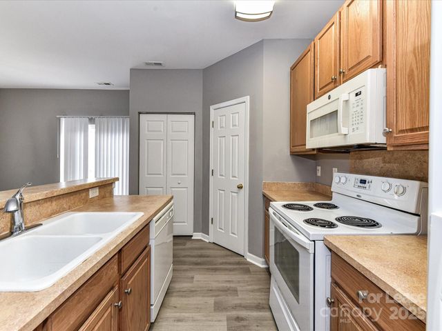 8748 Twined Creek Lane, Charlotte, NC 28227