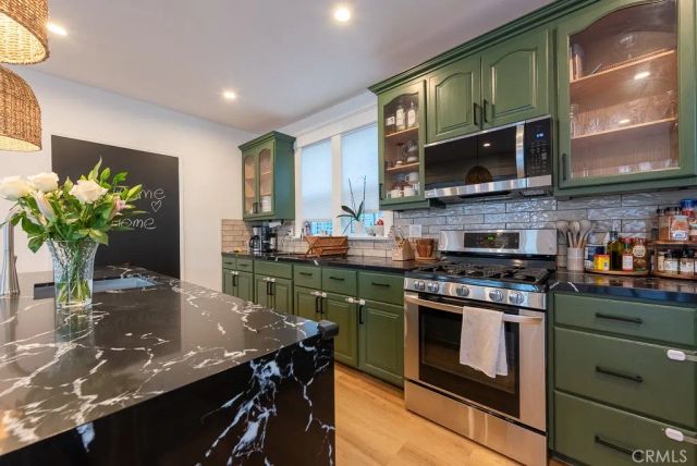 2283 W 25th Street, Los Angeles, CA 90018