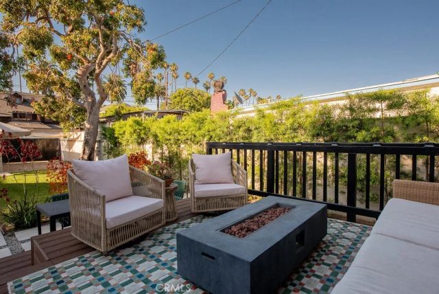 2283 W 25th Street, Los Angeles, CA 90018