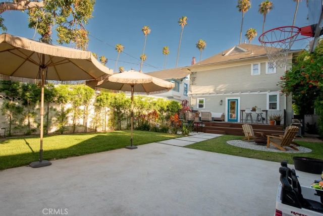 2283 W 25th Street, Los Angeles, CA 90018
