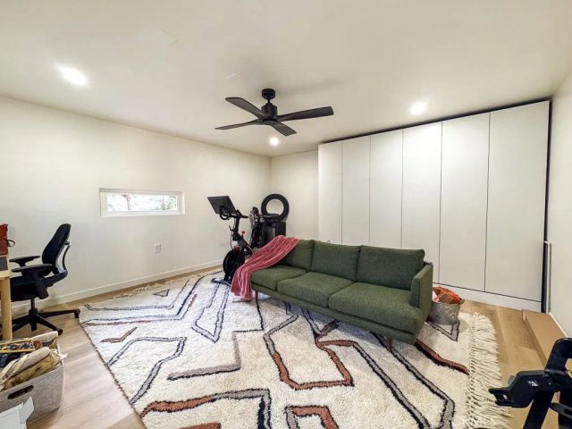 2283 W 25th Street, Los Angeles, CA 90018