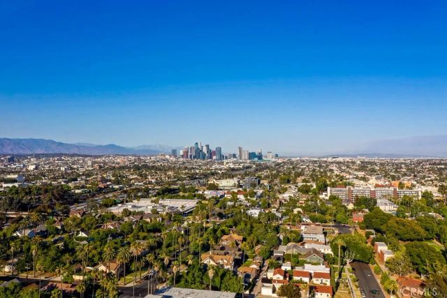 2283 W 25th Street, Los Angeles, CA 90018