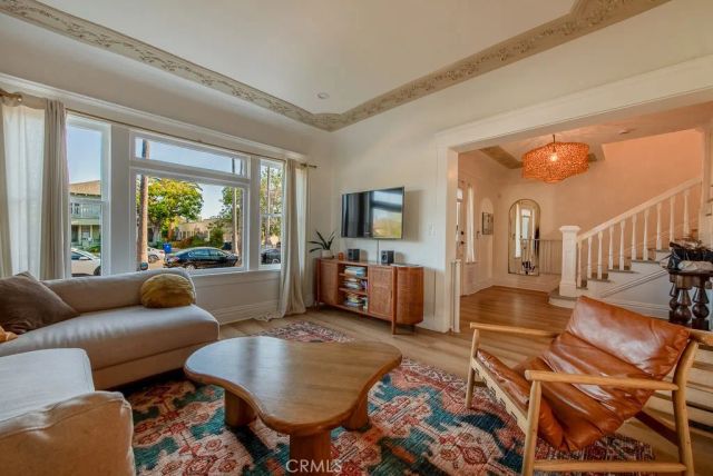 2283 W 25th Street, Los Angeles, CA 90018