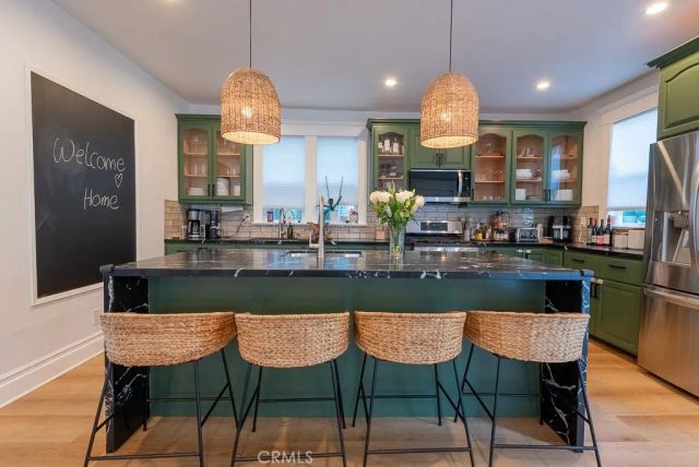 2283 W 25th Street, Los Angeles, CA 90018