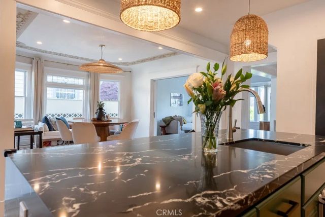 2283 W 25th Street, Los Angeles, CA 90018