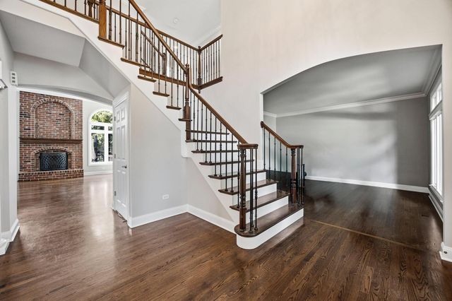 3808 S Littlestone Court, Naperville, IL 60564