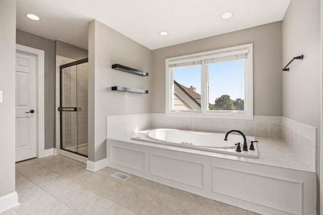 3808 S Littlestone Court, Naperville, IL 60564