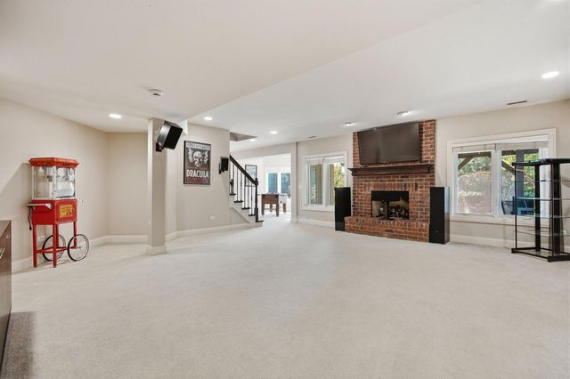 3808 S Littlestone Court, Naperville, IL 60564