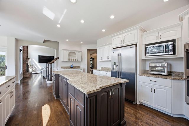 3808 S Littlestone Court, Naperville, IL 60564