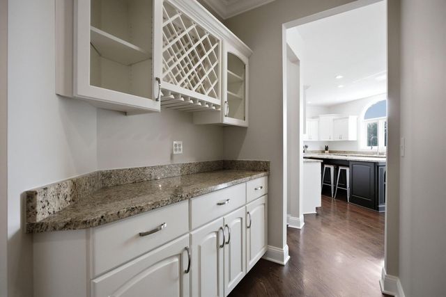 3808 S Littlestone Court, Naperville, IL 60564