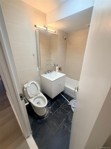 136-19 Franklin Avenue 4A, Flushing, NY 11355