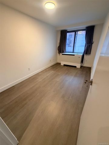 136-19 Franklin Avenue 4A, Flushing, NY 11355