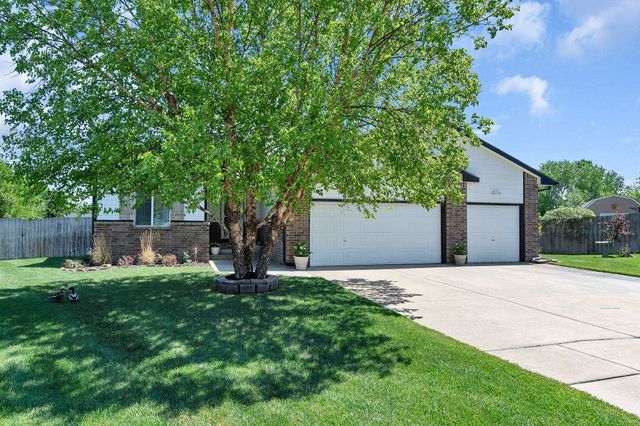 1910 N Nickelton Ct, Wichita, KS 67235