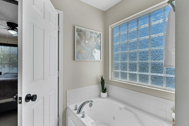 1910 N Nickelton Ct, Wichita, KS 67235