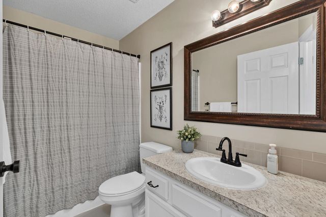 1910 N Nickelton Ct, Wichita, KS 67235