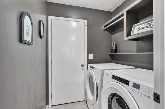 1910 N Nickelton Ct, Wichita, KS 67235