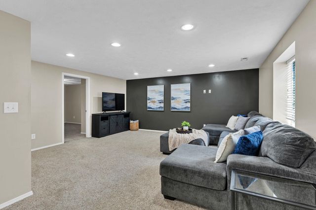 1910 N Nickelton Ct, Wichita, KS 67235