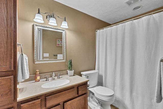 1910 N Nickelton Ct, Wichita, KS 67235