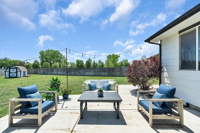 1910 N Nickelton Ct, Wichita, KS 67235