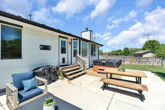 1910 N Nickelton Ct, Wichita, KS 67235