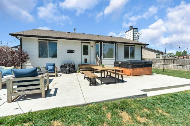 1910 N Nickelton Ct, Wichita, KS 67235