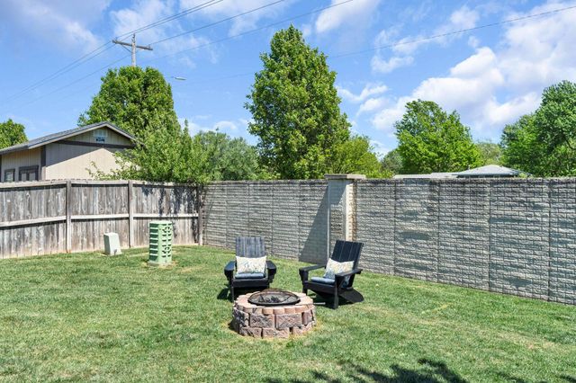 1910 N Nickelton Ct, Wichita, KS 67235