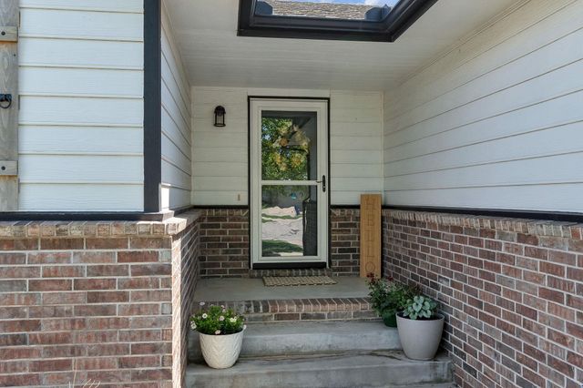 1910 N Nickelton Ct, Wichita, KS 67235