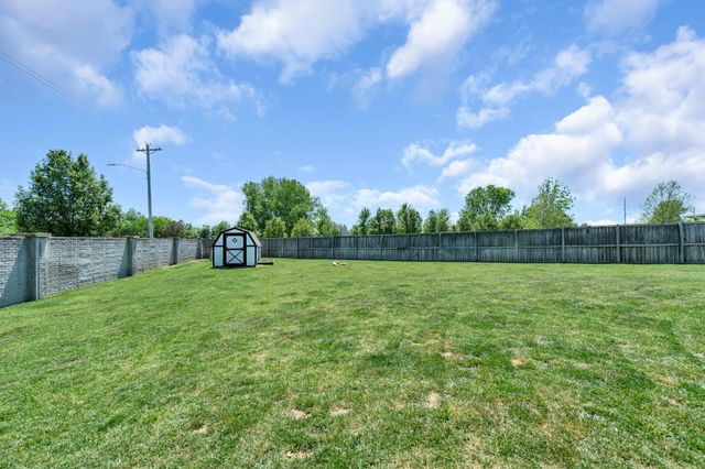 1910 N Nickelton Ct, Wichita, KS 67235