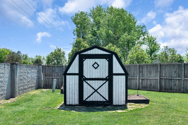 1910 N Nickelton Ct, Wichita, KS 67235