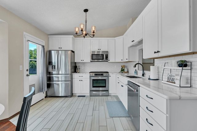 1910 N Nickelton Ct, Wichita, KS 67235