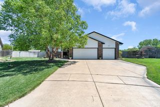 1910 N Nickelton Ct, Wichita, KS 67235