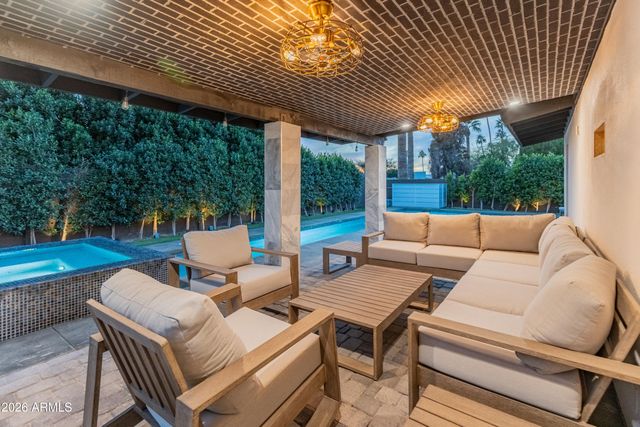 6621 E DREYFUS Avenue, Scottsdale, AZ 85254