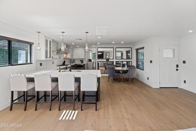 6621 E DREYFUS Avenue, Scottsdale, AZ 85254