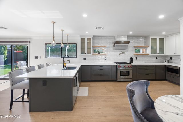 6621 E DREYFUS Avenue, Scottsdale, AZ 85254
