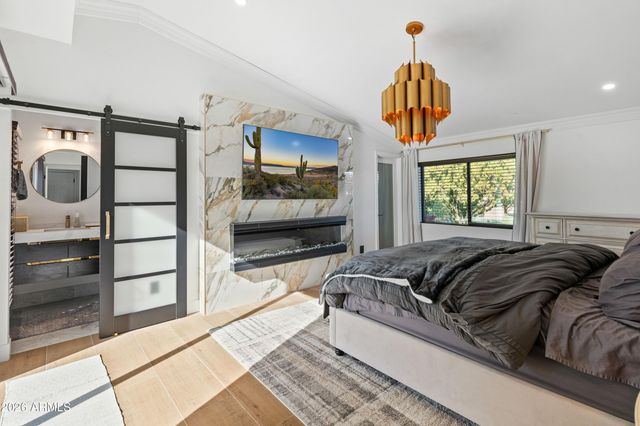 6621 E DREYFUS Avenue, Scottsdale, AZ 85254