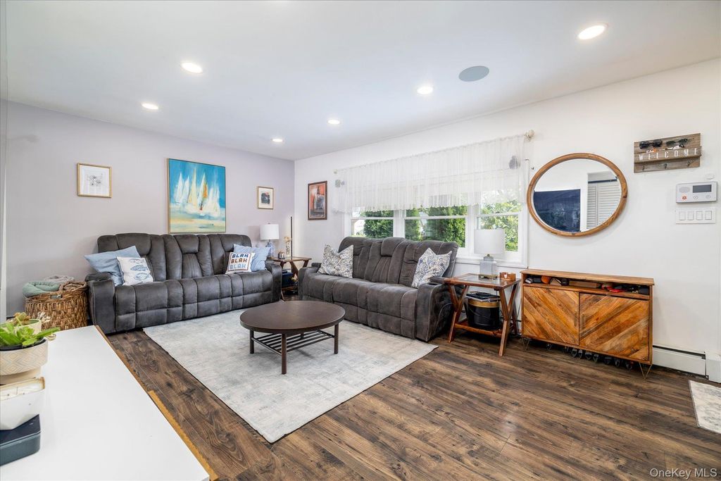 138 Southberry Lane, Levittown, NY 11756 — photo 4