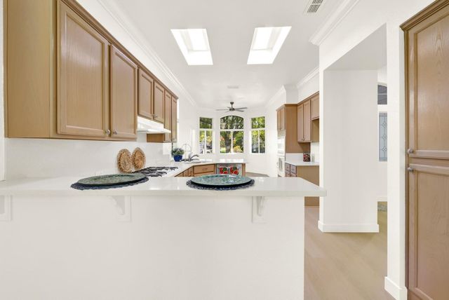 7100 Kingbird Ln, Roseville, CA 95747