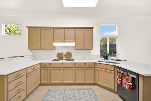 7100 Kingbird Ln, Roseville, CA 95747