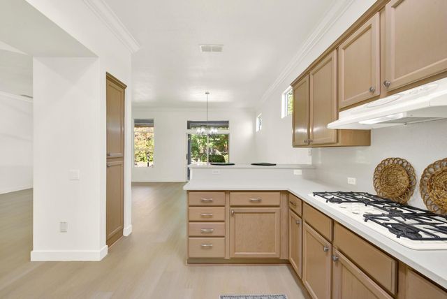 7100 Kingbird Ln, Roseville, CA 95747