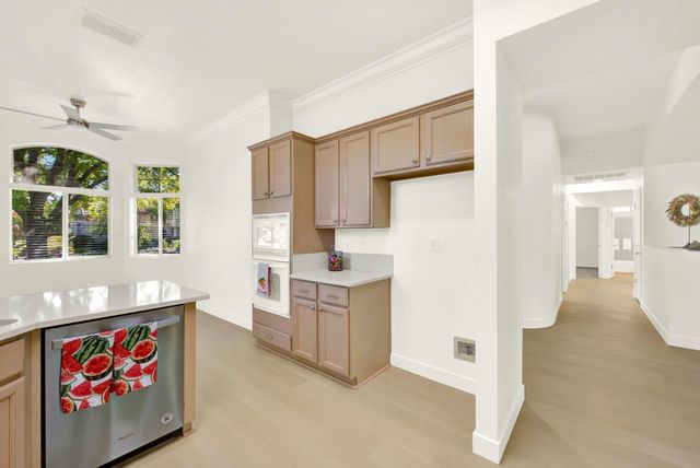 7100 Kingbird Ln, Roseville, CA 95747