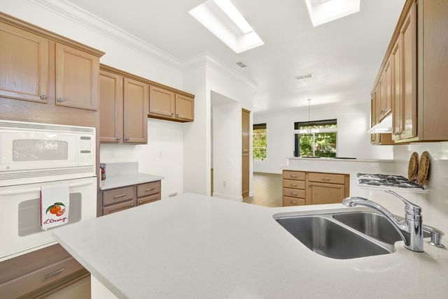 7100 Kingbird Ln, Roseville, CA 95747
