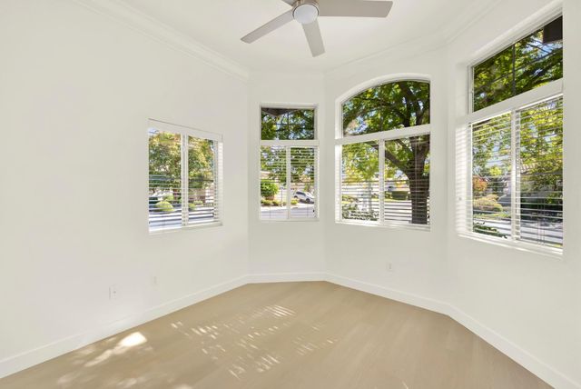 7100 Kingbird Ln, Roseville, CA 95747