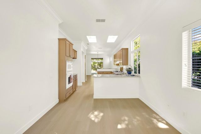 7100 Kingbird Ln, Roseville, CA 95747