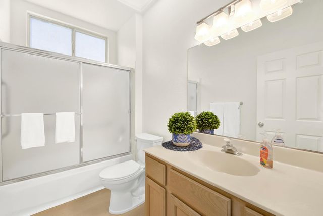 7100 Kingbird Ln, Roseville, CA 95747