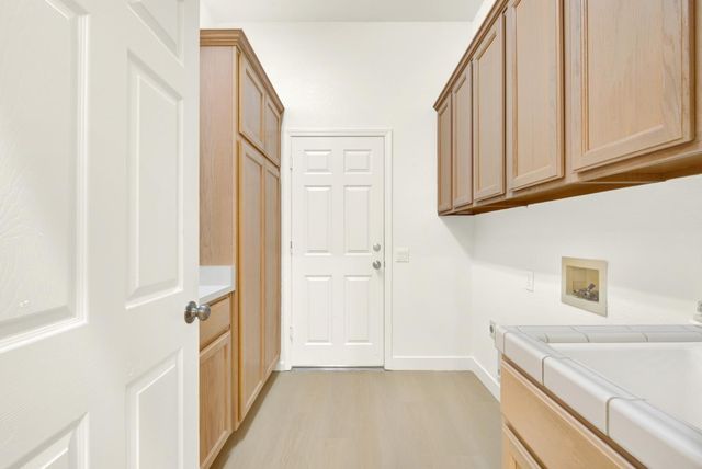 7100 Kingbird Ln, Roseville, CA 95747