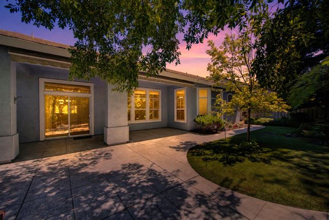 7100 Kingbird Ln, Roseville, CA 95747